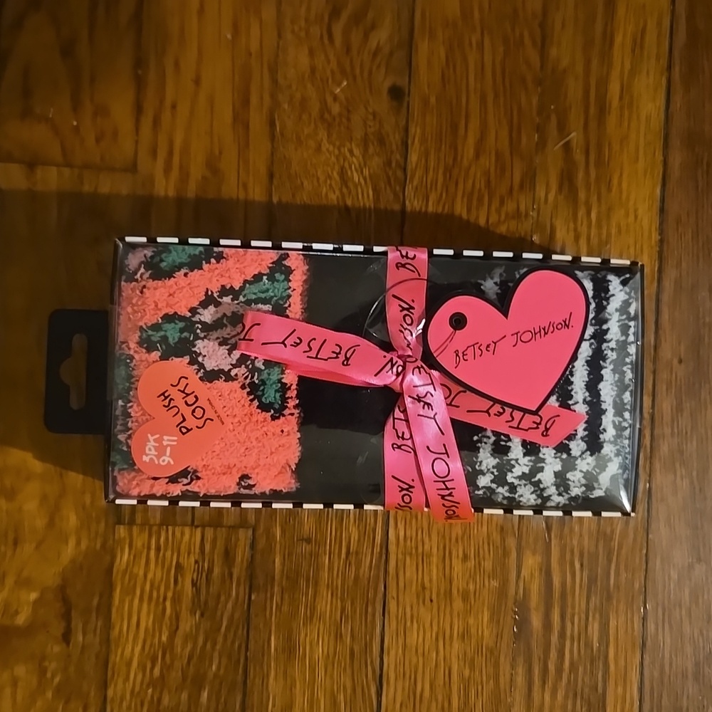 Women's Betsey Johnson Plush Socks For Shoe Size 4-10 - 3 Pair
